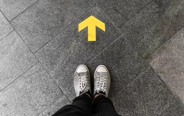 direction-arrow-floor_53876-15072-min