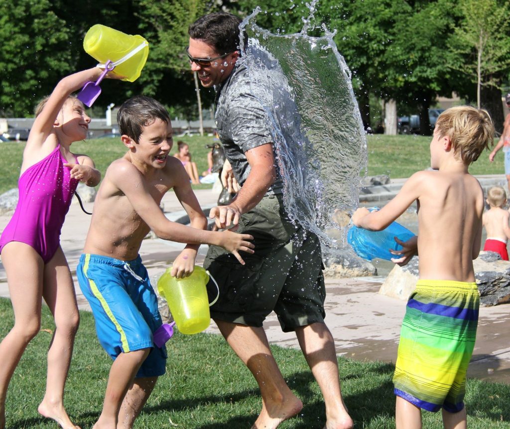 water-fight-442257_1920-1024x863